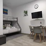 Casa Piramide 4 Wifi - Parking Y Terraza Privada Semesterbostad *